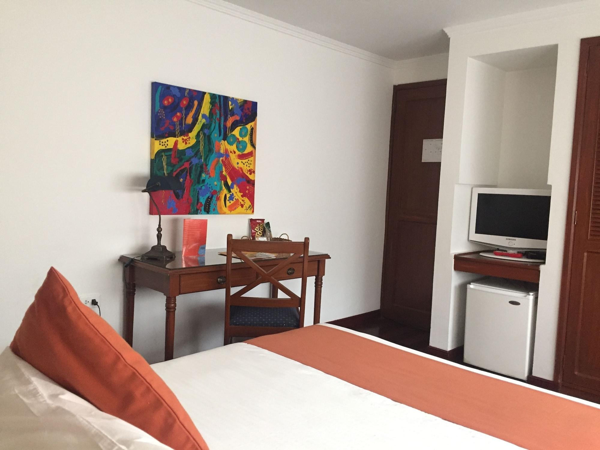 Hotel Emaus Bogotá Dış mekan fotoğraf