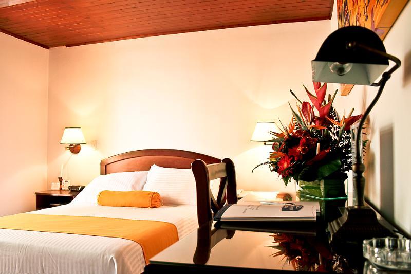 Hotel Emaus Bogotá Dış mekan fotoğraf